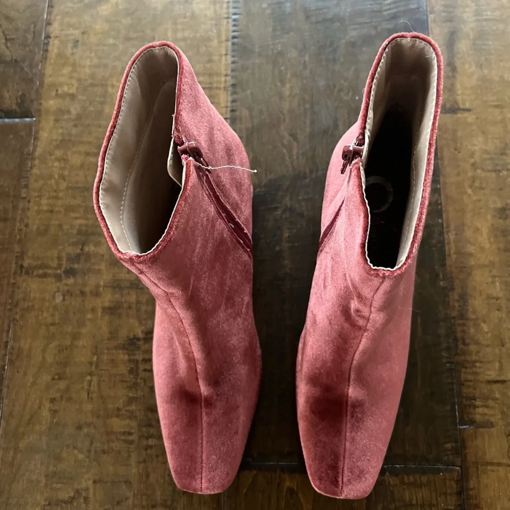Journee Collection rusty pink velvet ankle boots with zippers, square toes - Picture 3 of 6